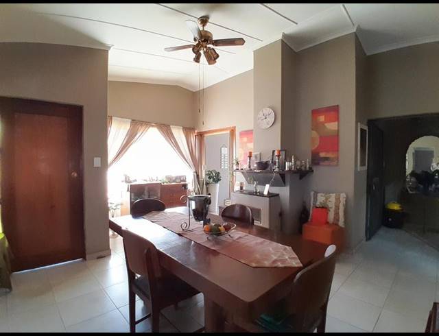 4 BEDROOM HOUSE FOR SALE IN VALHALLA